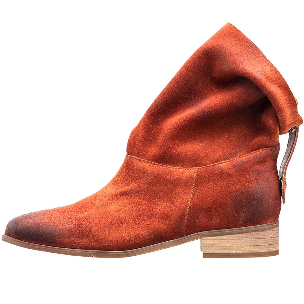 NWT🆕 Antelope Brand, Tobacco colored suede pull on bootie with a slouchie upper